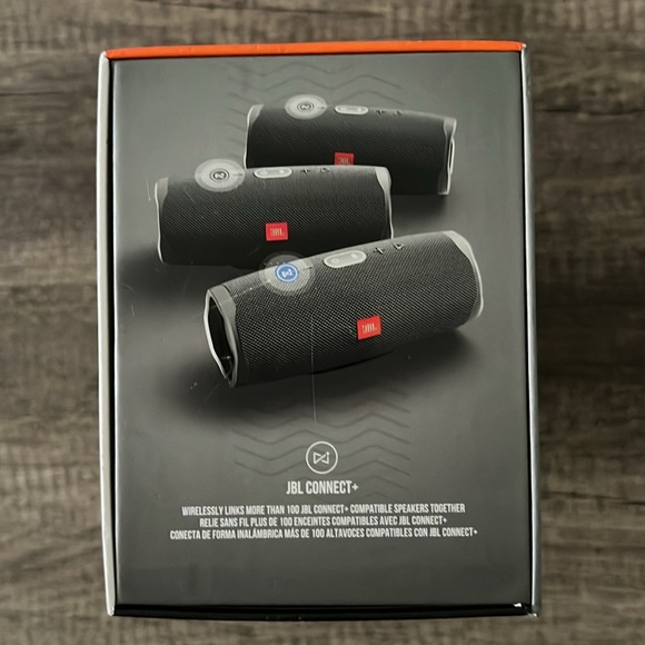 JBL Charge 4 Wireless Bluetooth Speaker - Picture 5 of 6